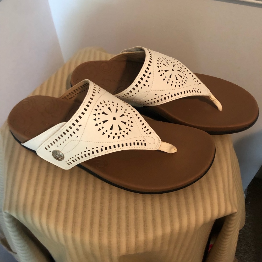 NEW Rockport White Cutout Throng Sandal
